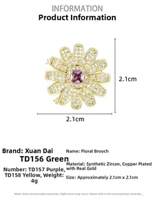 Makroansicht der luxuriösen Blumenbrosche mit Zirkonia und 2,1 cm Abmessungen