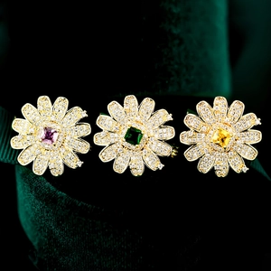 Luxus Vergoldete Kupfer Blume Brosche Elegant Quadrat Zirkon Eingelegt Gänseblümchen Sonnenblume Reversnadel Damen Kleidung Zubehör