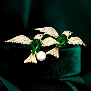 Vintage Bird Brooch For Women Gold Plated Copper With Green Zirconia And Shell Pearl Luxury Animal Pin Jewelry Gift