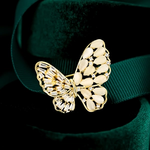 Vintage Goud Vergulde Koperen Vlinder Broche Zirconia Kattenoogsteen Ingelegd Elegante Dames Banket Sieraden Accessoires