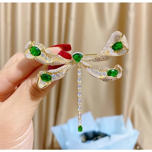 Eleganter Vergoldeter Kupfer Libelle Brosche Damen Mit Grün Weiß Synthetischer Zirkonia Inlay Vintage Tier Reversnadel
