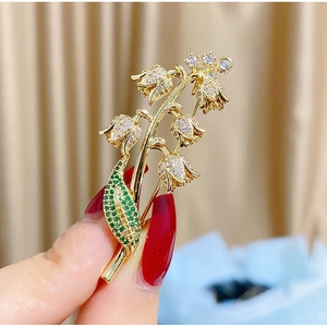 Broche Muguet Élégante pour Femmes Cuivre Plaqué Or Véritable avec Zircone Synthétique Vert Blanc Bijoux Floraux Cadeau