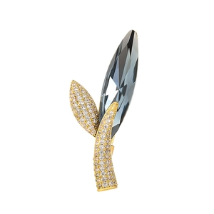 Eleganter Blatt-Anstecknadel mit tiefblauem Kristall und Mikro-Pave-Strasssteinen