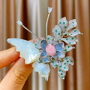 Luxury Copper Mother Of Artificial Pearl Butterfly Flower Brooch With Colorful Zircon Inlaid Elegant Pin For Women Jewelry Gift