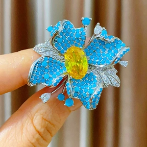 Broche Magnétique Fleur Élégante pour Femmes Épingle de Revers de Costume Haut de Gamme Bleu Jaune Zircon Boucle Magnétique