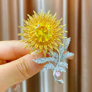 Broche Tournesol Élégante en Cuivre Micro-incrusté de Zircone Broche Fleur de Luxe pour Banquet Mariage Femme Bijoux