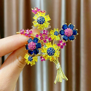 Broche Bouquet de Fleurs Luxueuse en Cuivre Plaqué Or Avec Strass en Zirconium Colorés pour Femmes Bijoux de Mariage Fête