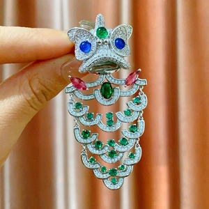 Vintage Chinese Lion Dance Brooch For Women Copper Zirconia Rhinestone Tassel Pin Festive New Year Jewelry Accessory