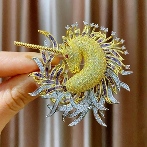 Luxe Licorne Broche en Cuivre Avec Zircone Strass Pin Exquis Style Animal Pour Femmes Hommes Bijoux de Mode Cadeau