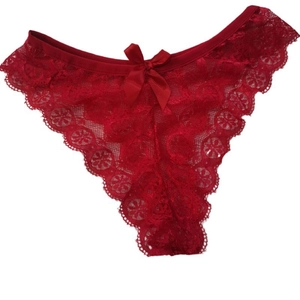 Sinnliche rote Spitzenunterwäsche für Damen mit Blumenmuster und kleiner Seidenschleife