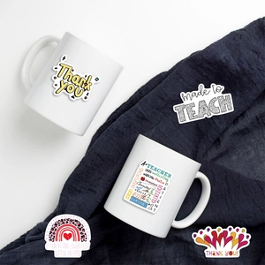 Autocollants imperméables de remerciement pour enseignants sur un mug en céramique