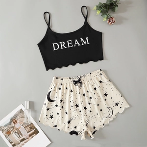 Ensemble pyjama femme avec débardeur Dream noir et short imprimé étoiles à bords ondulés