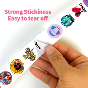 500pcs music theme stickers roll with guitar and headphone patterns for gift wrapping