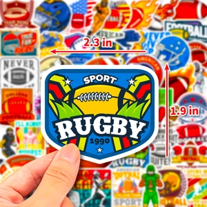 Close-up van waterbestendige American football sticker met afmetingen van 2,3 x 1,9 inch