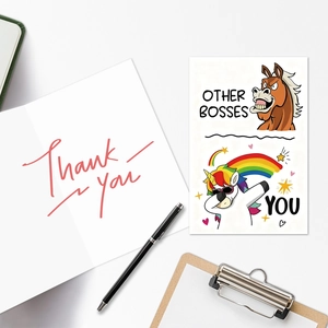 Détail d'une carte de patron créative avec licorne amusante et message de remerciement