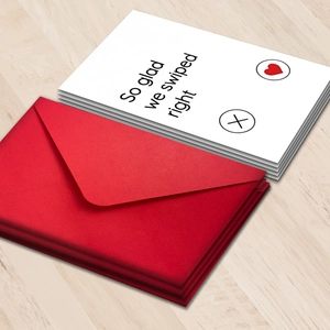 Set de cartes de Saint-Valentin avec enveloppes rouges et design So Glad We Swiped Right