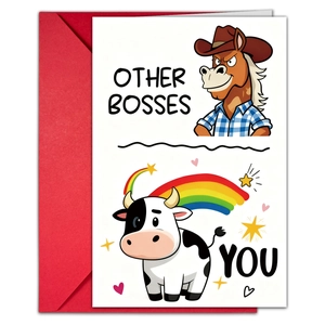 Détail d'une carte d'anniversaire humoristique avec vache mignonne et enveloppe rouge