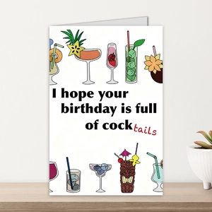 Detail van een grappige verjaardagskaart met kleurrijke cocktails en woordspeling tekst