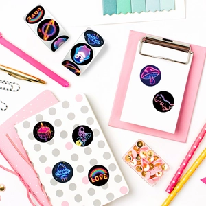 Neon Cartoon Aufkleberrolle mit Regenbogen-, Planeten- und Pinguin-Designs für Scrapbooks