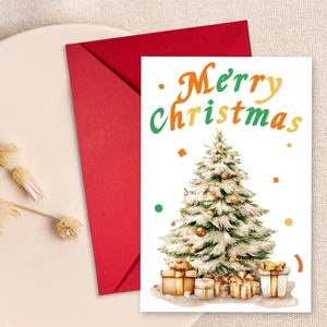 Détail de la carte de Noël aquarelle avec son enveloppe rouge festive et ses cadeaux