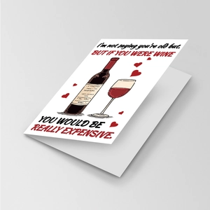 Detalle de tarjeta de San Valentín con diseño de botella de vino, corazones y texto