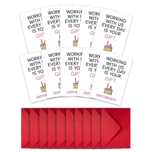 Détail du lot de 10 cartes d'anniversaire de bureau avec enveloppes rouges et gâteau