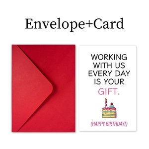 Ensemble détaillé de cartes d'anniversaire humour avec enveloppe rouge et gâteau