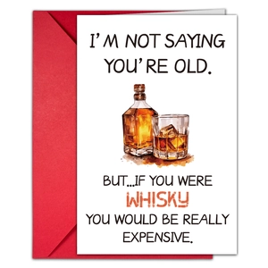 Detalle de tarjeta del Día del Padre con ilustración de whisky y sobre rojo a juego