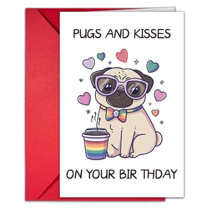 Détail d'une carte d'anniversaire carlin avec texte Pugs and Kisses et enveloppe