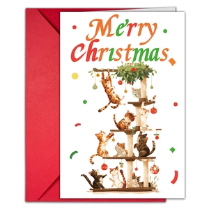 Detail der Weihnachtskarte mit süßen Katzen auf Kratzbaum und rotem Umschlag