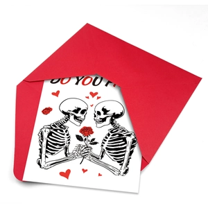 Set de tarjetas de San Valentín góticas con esqueletos, rosa y sobre rojo grande