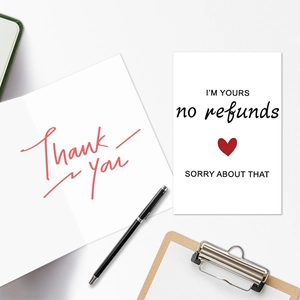 Set divertente di biglietti d'auguri I'M YOURS no refunds con buste e cuori rossi