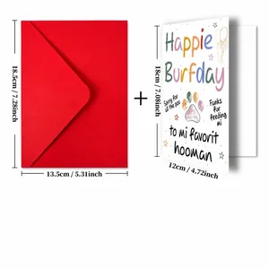 Dettaglio del biglietto Happy Birthday e della busta rossa con dimensioni precise