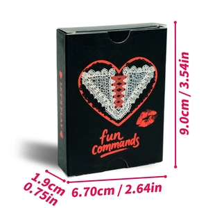 Juego de cartas Fun Commands para parejas en caja negra con diseño de corazón rojo