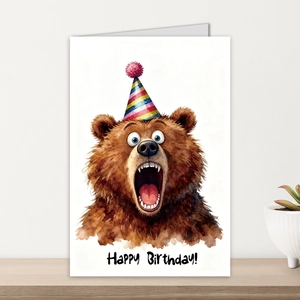 Detailopname van een verjaardagskaart met schattige beer en tekst Happy Birthday