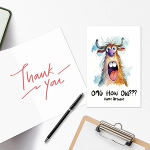 Détail d'un lot de cartes d'anniversaire avec vache amusante et carte de remerciement