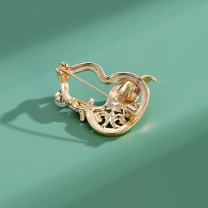 Elegant gold koi gourd brooch with white pearl detail for traditional hanfu or suits