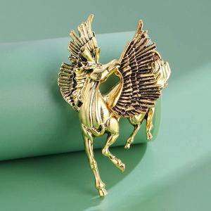 Vintage Exaggerated Distressed Pegasus Brooch Pin Antique Gold Silver Alloy Animal Flying Horse Jewelry For Women Men