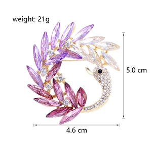 Swan brooch with purple gradient crystals and metal plating, size 5.0cm x 4.6cm