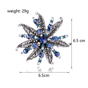 Vintage silver flower brooch with blue and white crystals, size 6.5cm, weight 29g