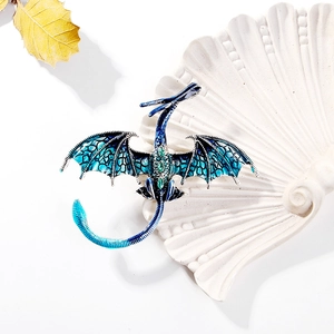 Broche dragon originale avec émail dégradé bleu-vert et pierres précieuses vertes