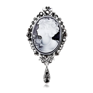Vintage Victorian Style Alloy Rhinestone Cameo Brooch With Teardrop Pendant For Women Elegant Portrait Brooch Pin Jewelry