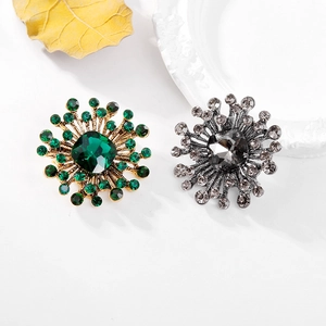 Fashion geometric crystal brooch pins in vintage sunflower design for women