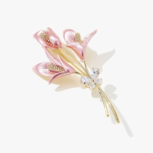Élégante Broche Fleur de Lys en Émail Rose pour Femmes Alliage Plaqué Or Strass Papillon Corsage Épingle Cadeau Fête des Mères