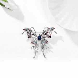 Eleganter Schmetterlings-Brosche mit blauen und rosa Kristallen in Silberoptik