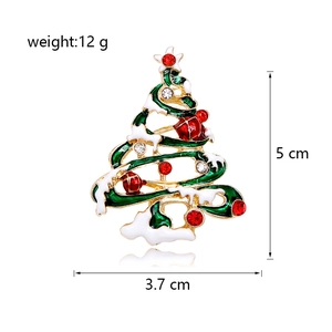 Tableau des tailles de la broche sapin de Noël avec dimensions 5 cm sur 3,7 cm et poids 12 g