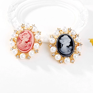 Vintage Victoria cameo brooch set with pearls and rhinestones on gold alloy base