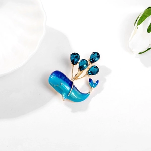 Elegant blue gradient whale brooch with dangling crystals and golden alloy metal base