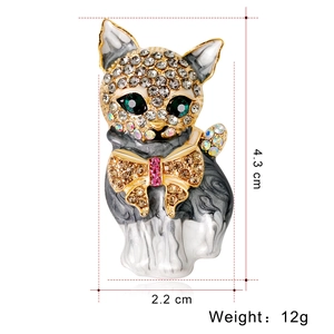 Cute green-eyed cat brooch in gold alloy with crystal rhinestones and grey enamel finish