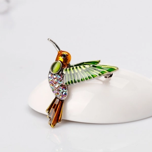 Kolibri-Brosche mit bunten Strasssteinen, grünem Katzenaugenstein und Emaille-Verlauf